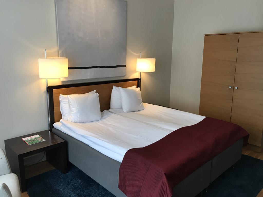 Classic Queen Room,402804735:JPEG